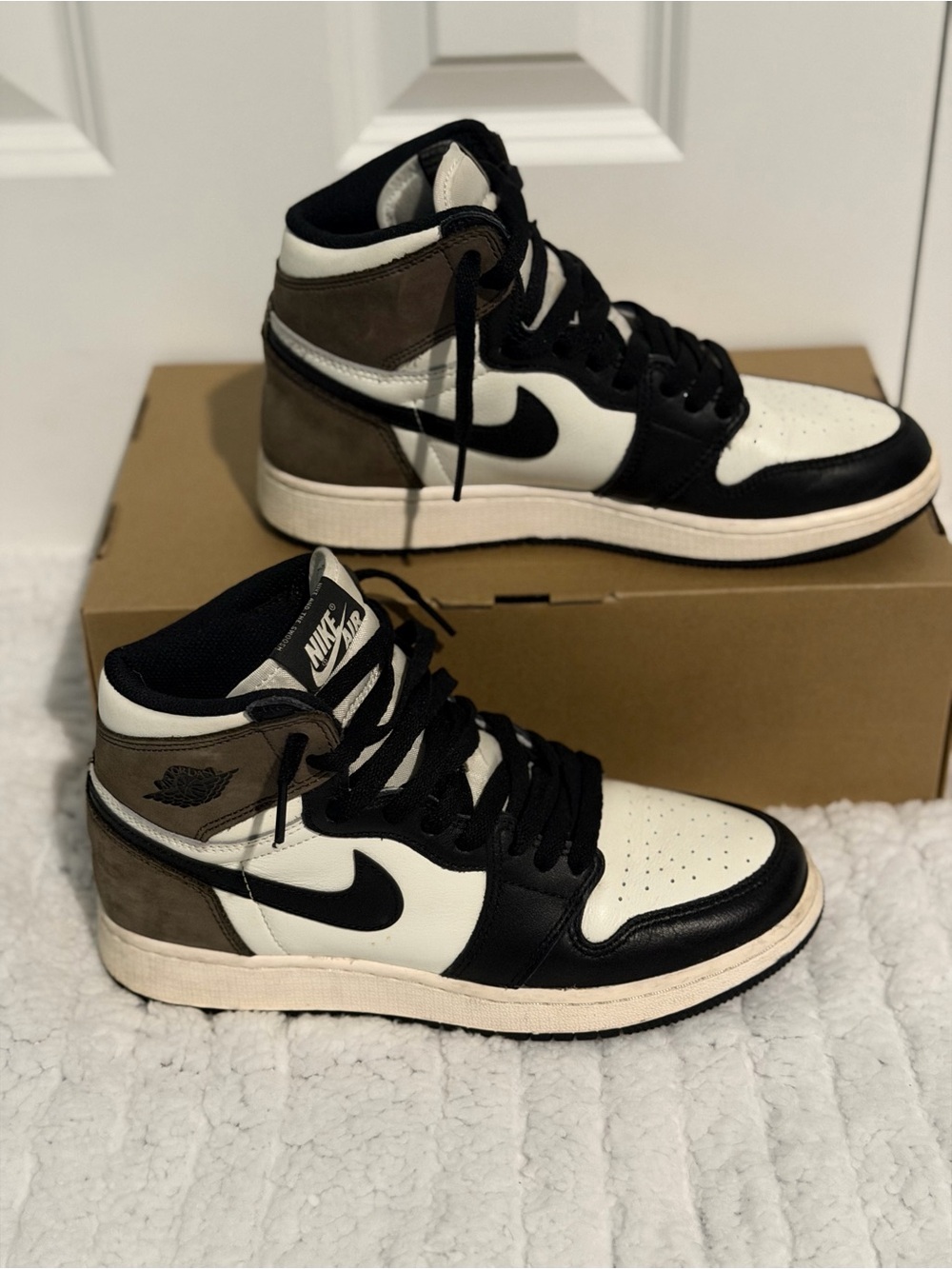 Air Jordan 1 Mid Dark Mocha Men's Sneakers